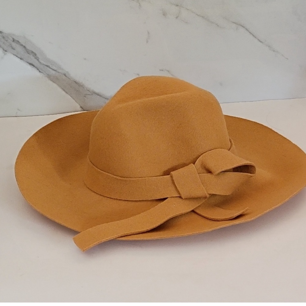 Anthropologie women’s hat new with tags